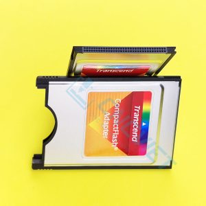 Adapter CF To PCMCIA Transcend chuẩn công nghiệp dành cho máy CNC. Một đầu adapter cắm thẻ CF vào, đầu còn lại cắm vào máy CNC để rút / nạp dữ liệu.