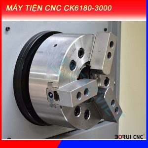 Máy tiện CNC CK6180-3000, chính hãng Borui, giá nhà máy. Mâm cặp 15inch (381mm) loại thủy lực 3 chấu, đk tiện max 800mm, hành trình tiện max 3000mm.